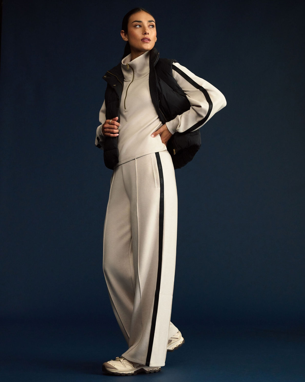 Sand/Pure Black - Front