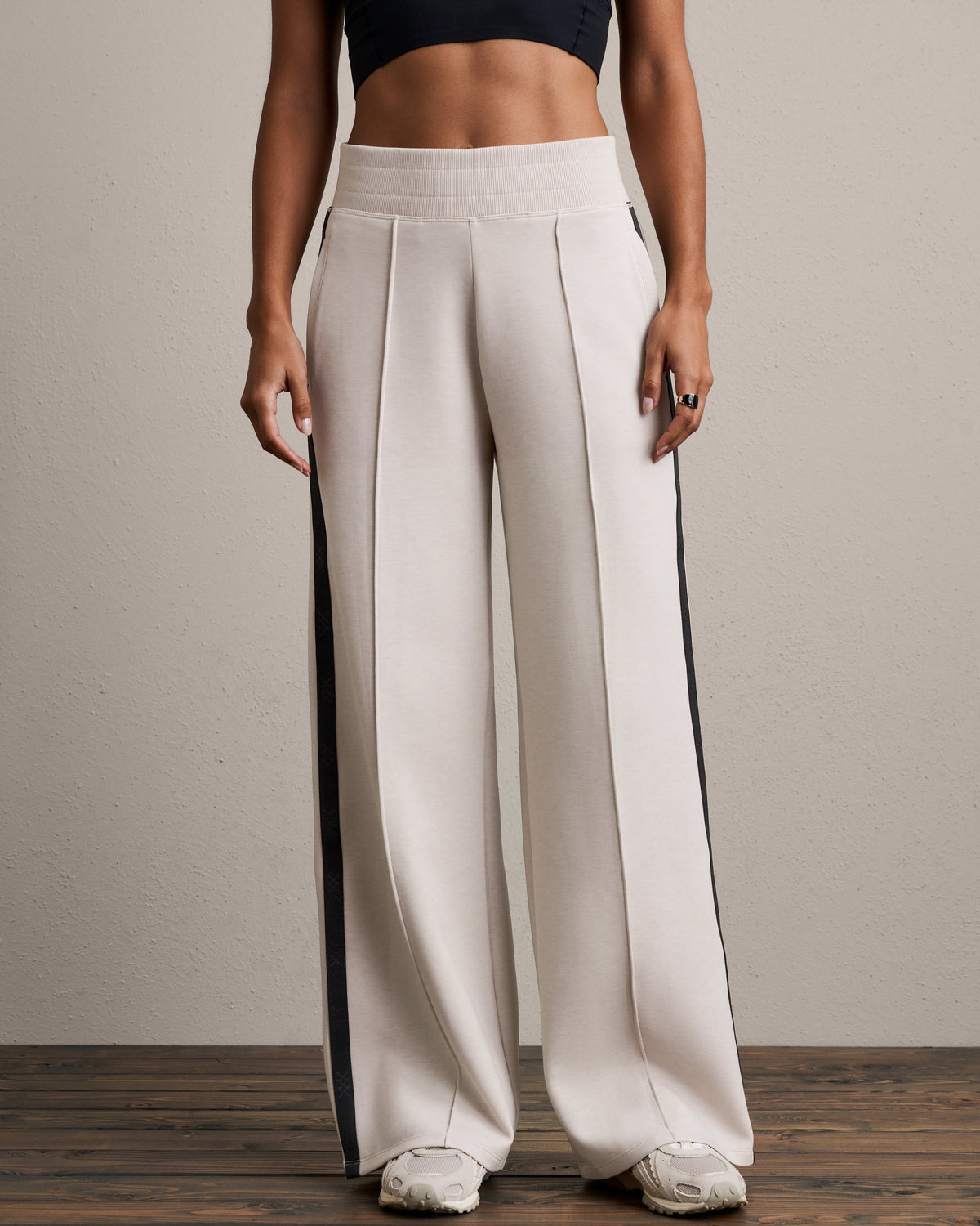 Sand/Pure Black - Back