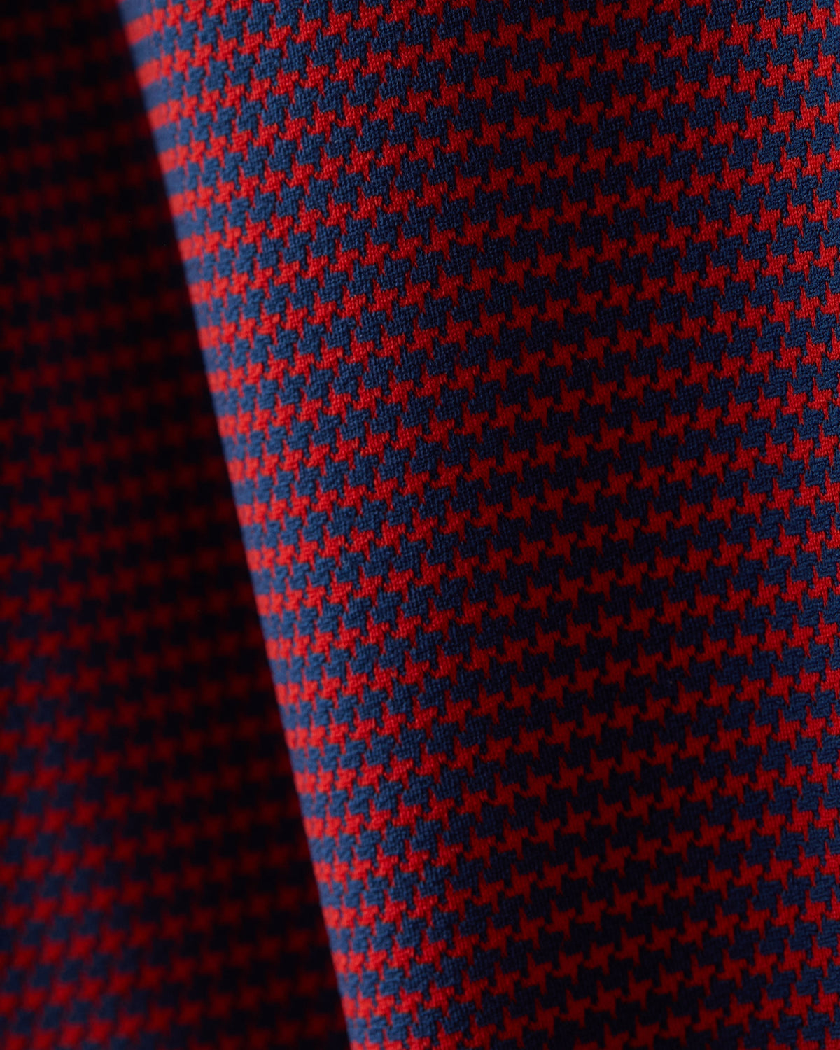 Navy/Red Sharkstooth